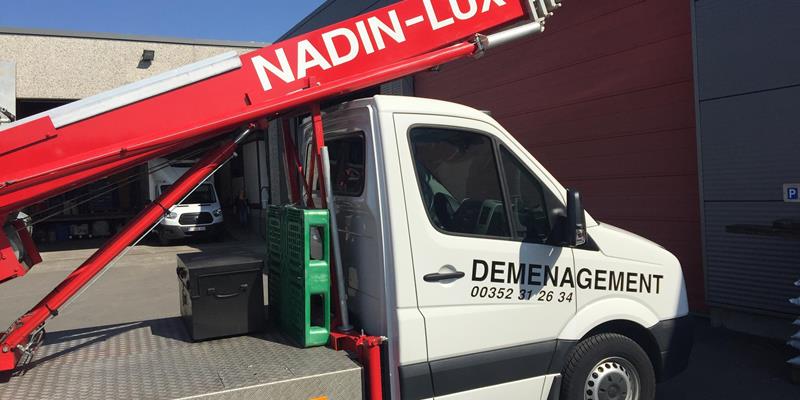 Monte-charge - Comment charger dans le camion des objets volumineux?